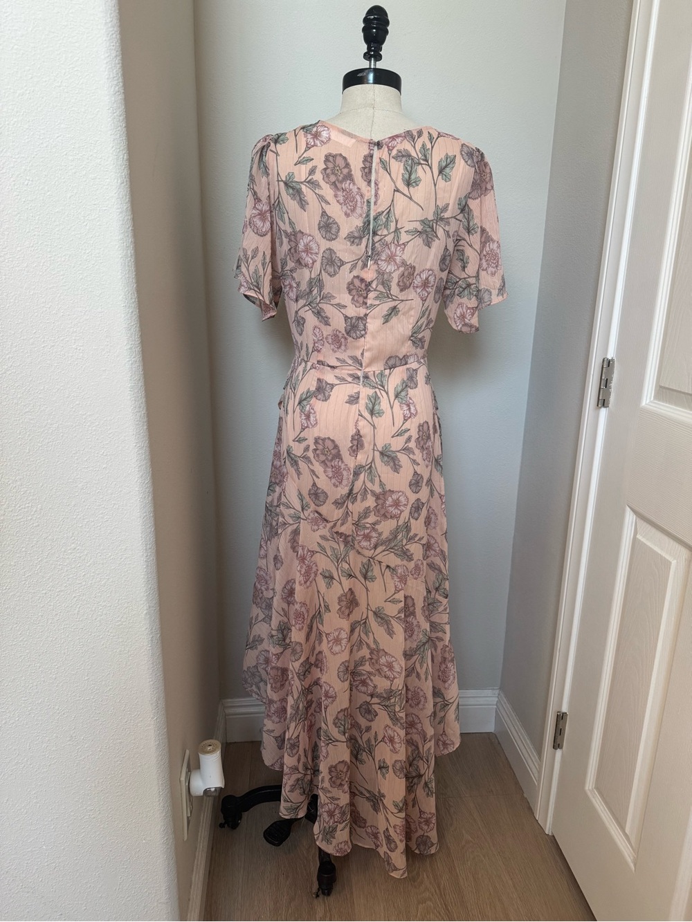ASTR The Label Floral Garden Midi Dress - Picture 7 of 9